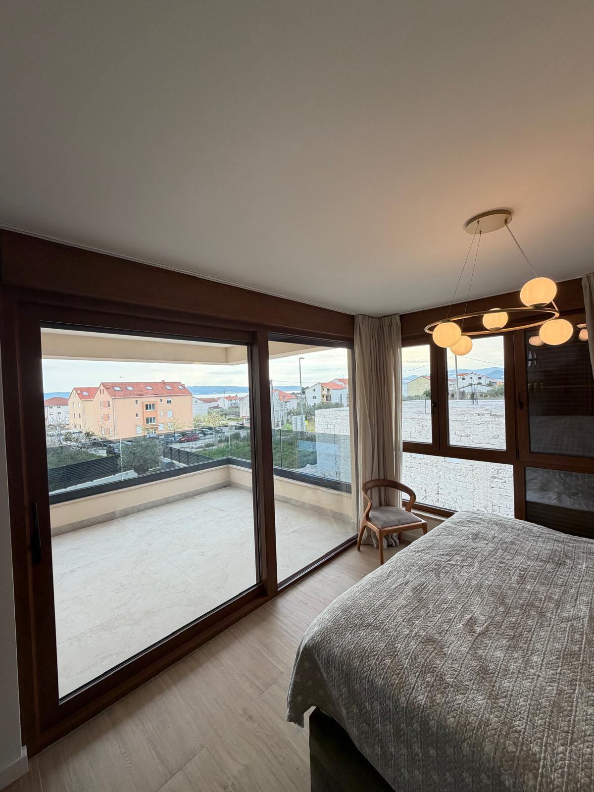 Luksuzna vila, Kaštel Lukšić 3