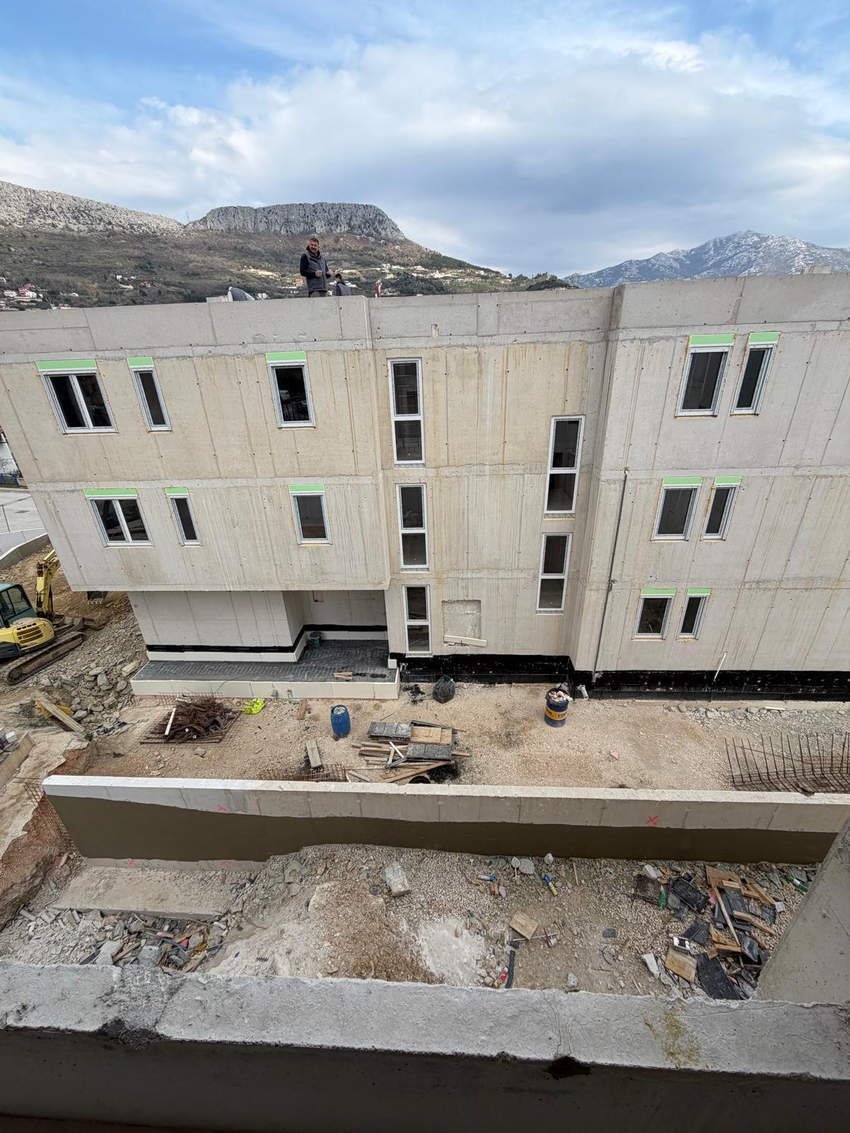 Stambene zgrade u izvedbi, Solin 1