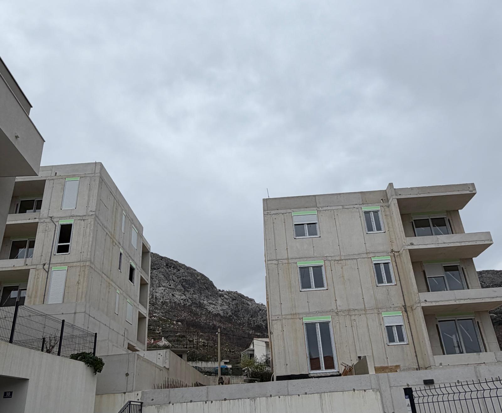 Stambene zgrade u izvedbi, Solin 3