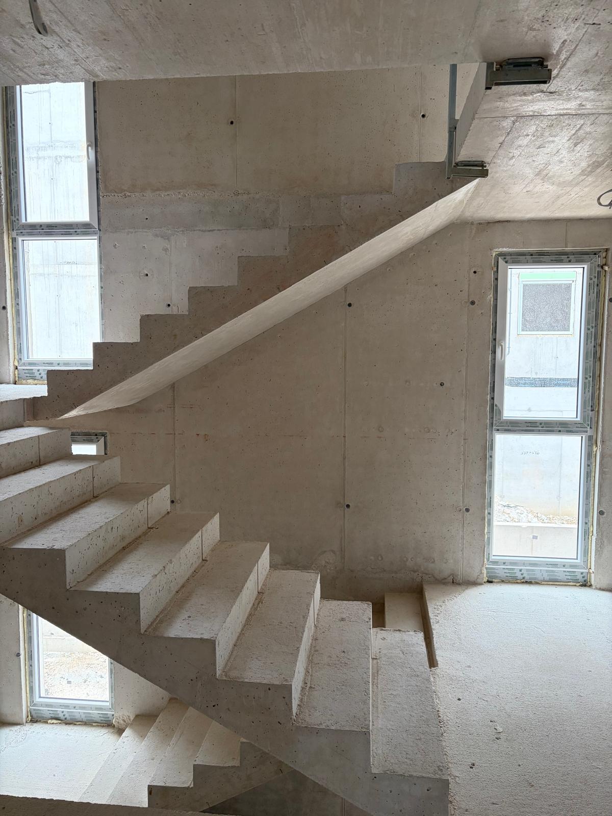 Stambene zgrade u izvedbi, Solin 7